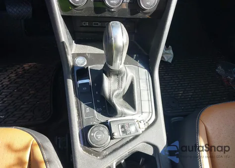 2018 Volkswagen Tiguan 2.0T Se/2.0T Sel из США, поврежденный, VIN 3VV2B7AX2JM075273